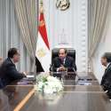 الرئيس السيسي يجتمع مع رئيس الوزراء ووزيري الكهرباء والبترول